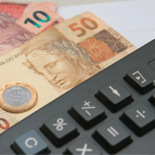 Impacto da taxa Selic na economia brasileira.